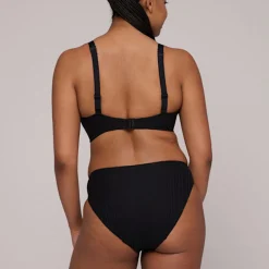 Bikini slip brésilien