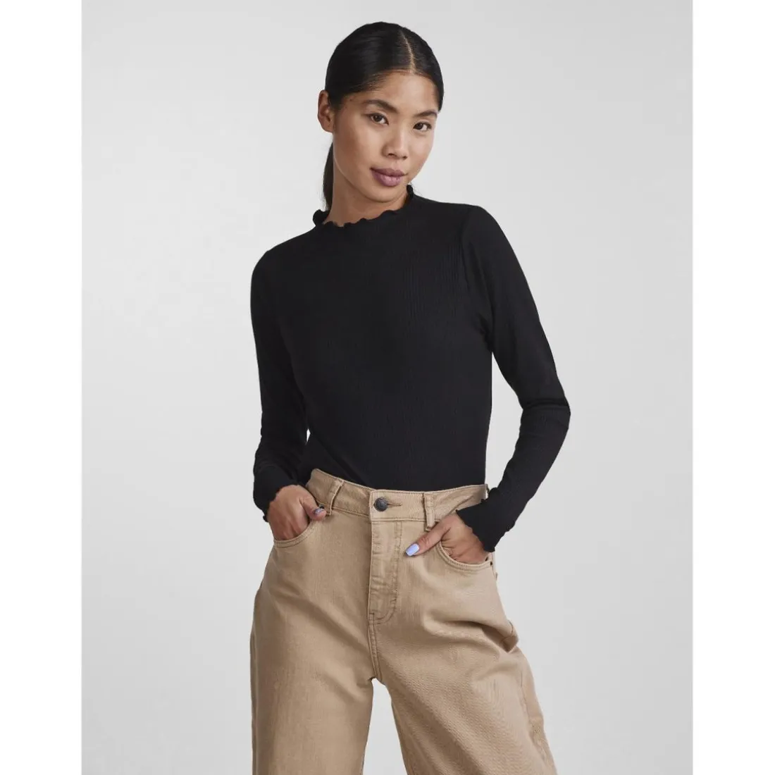 Blouse manches longues col haut noir en viscose Juno