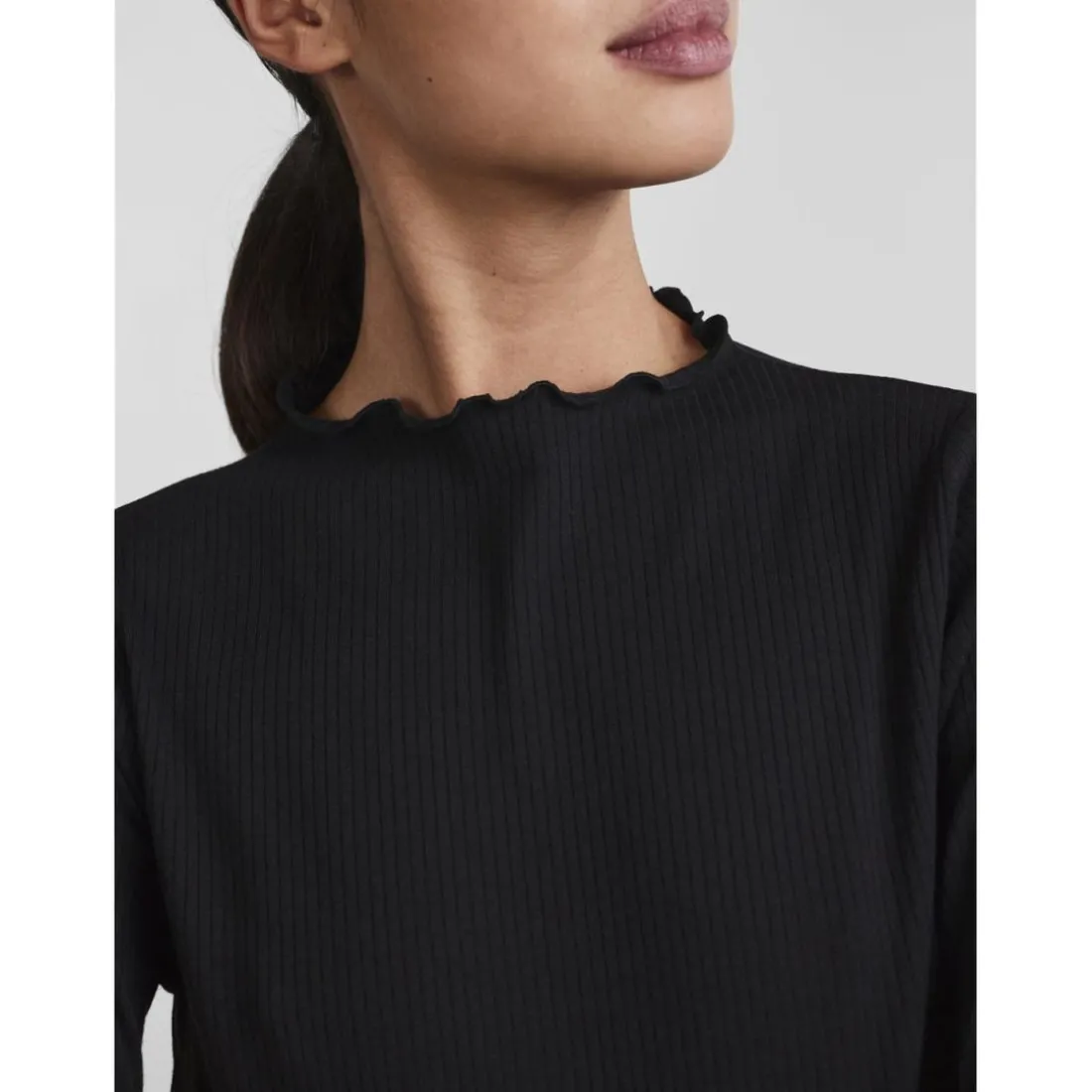 Blouse manches longues col haut noir en viscose Juno
