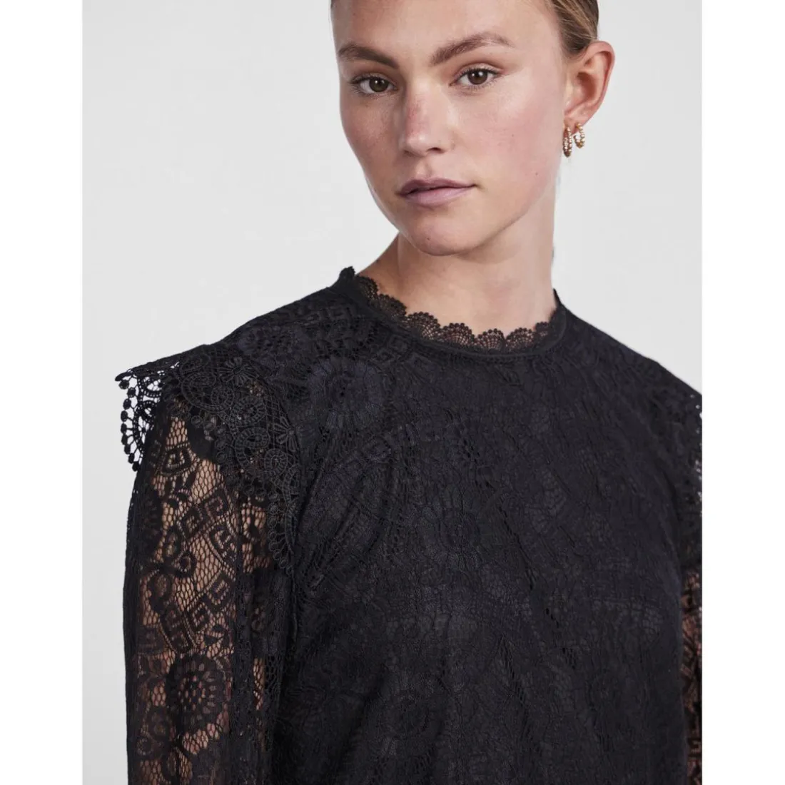 Blouse manches longues col rond noir en nylon