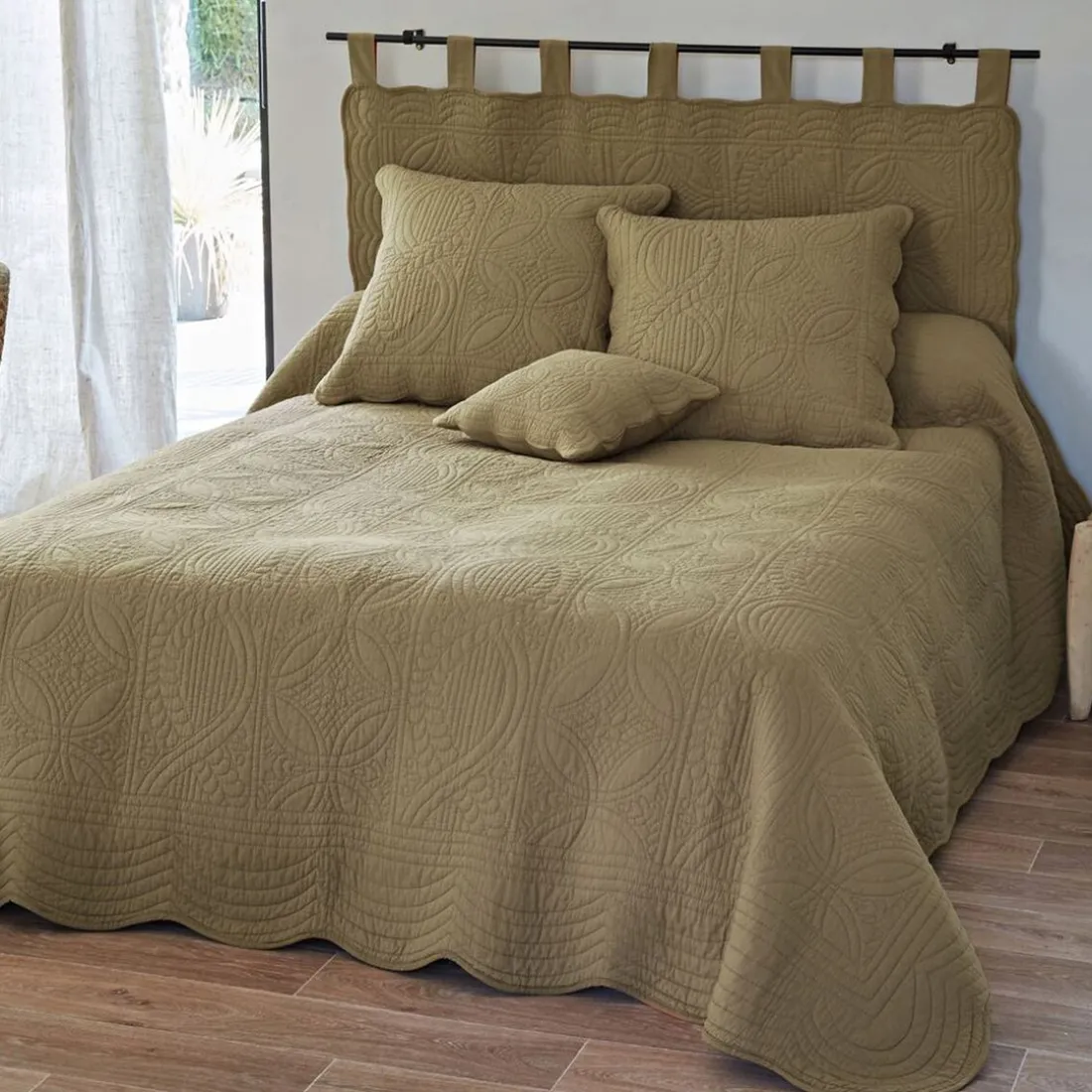 Boutis ou couvre lit uni en coton - Beige