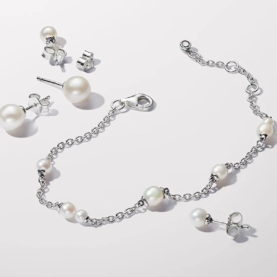Bracelet femme en argent sterling avec perle et zircone Pandora Timeless