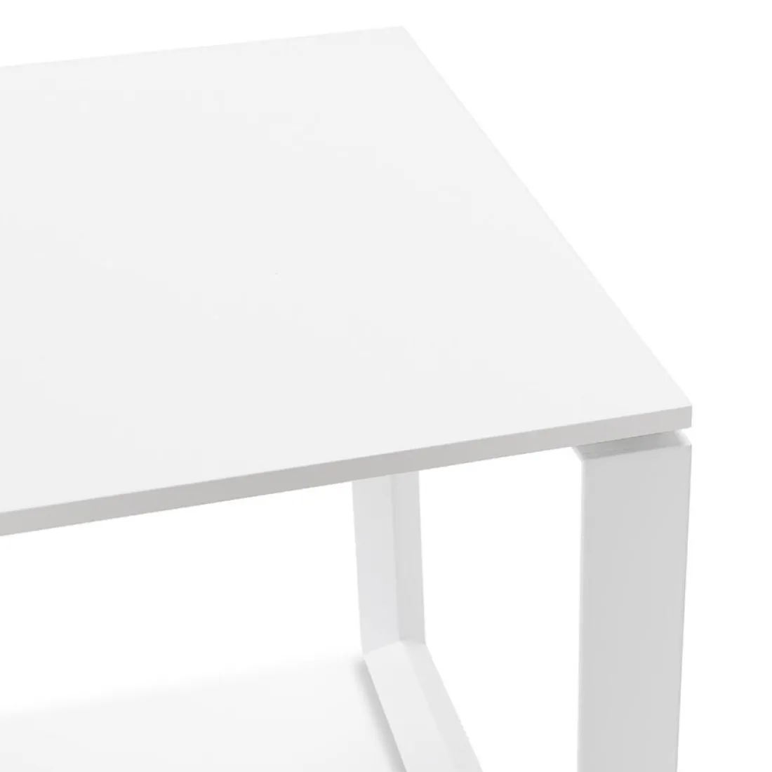 Bureau droit design 'BAKUS' en bois et métal blanc