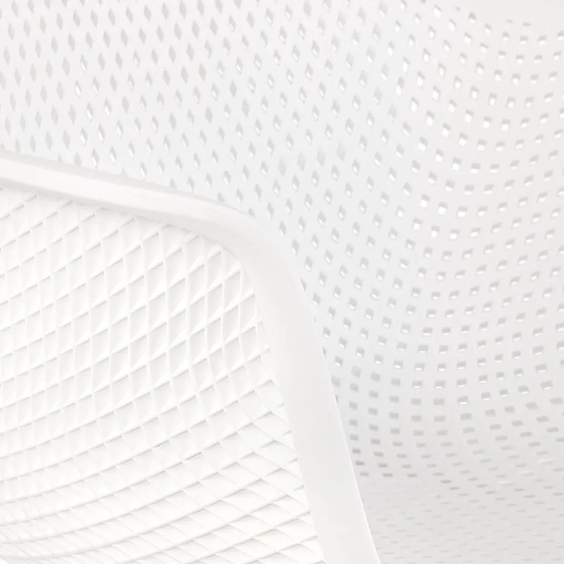 Chaise avec accoudoirs perforée 'DRAK' blanche