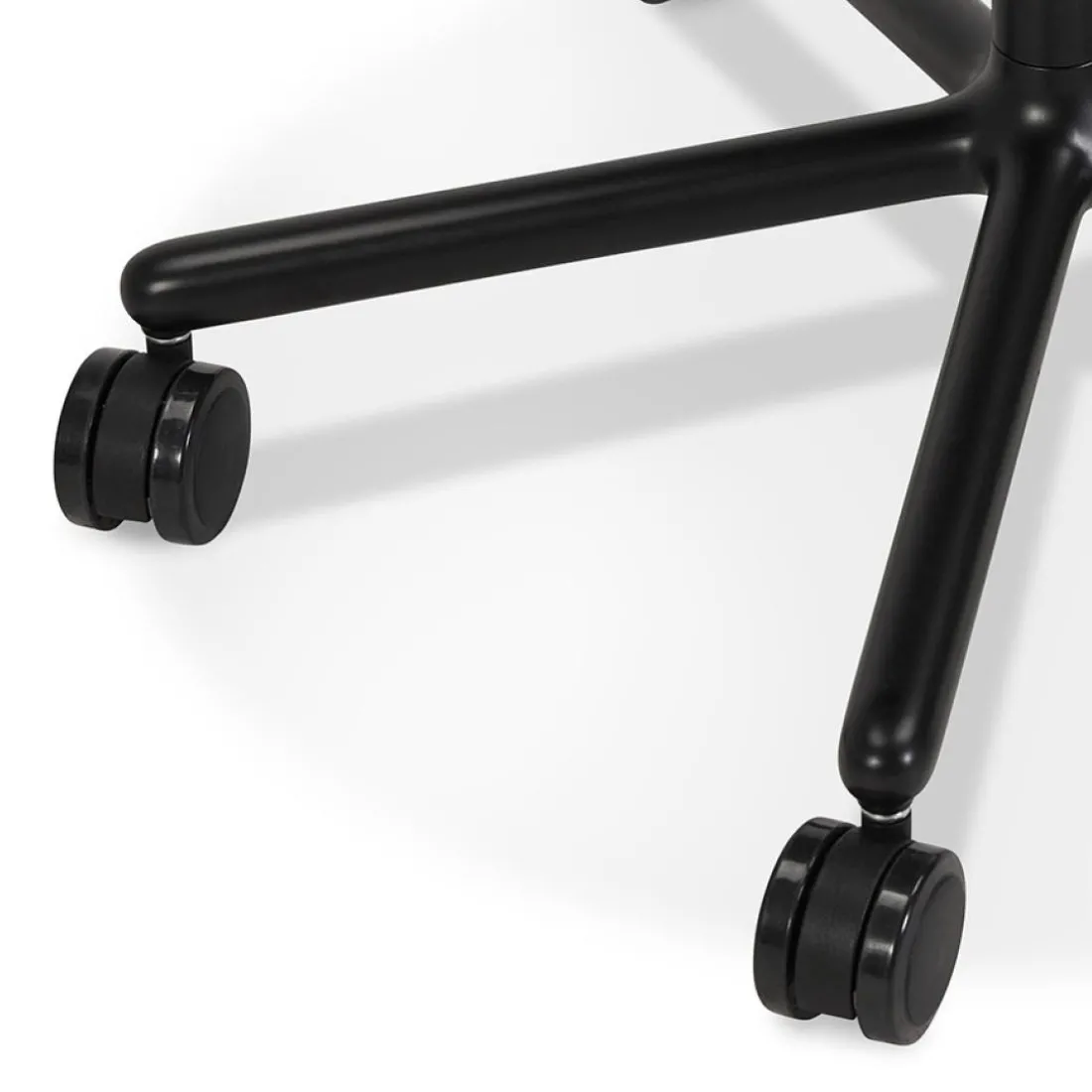 Chaise de bureau moderne 'MAGELLAN' noire sur roulettes