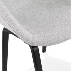 Chaise design avec accoudoirs 'SAMY' en tissu gris clair et pieds en bois noir