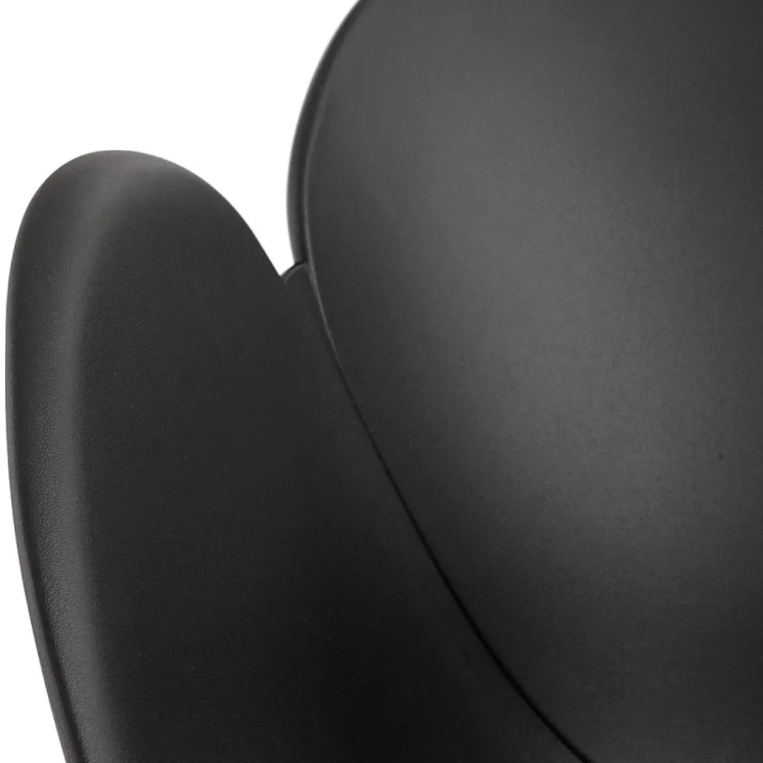 Chaise design 'SATELIT' noire style industriel avec pieds en métal noir