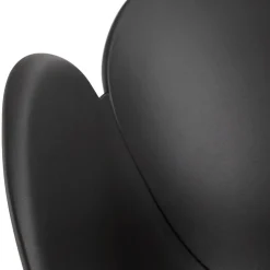 Chaise design scandinave 'PICATA' noire avec pieds en bois