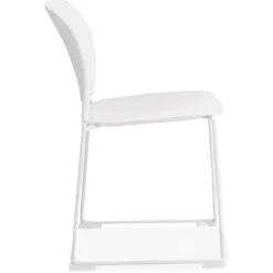 Chaise 'PILA' blanche avec assise plastique et structure métal