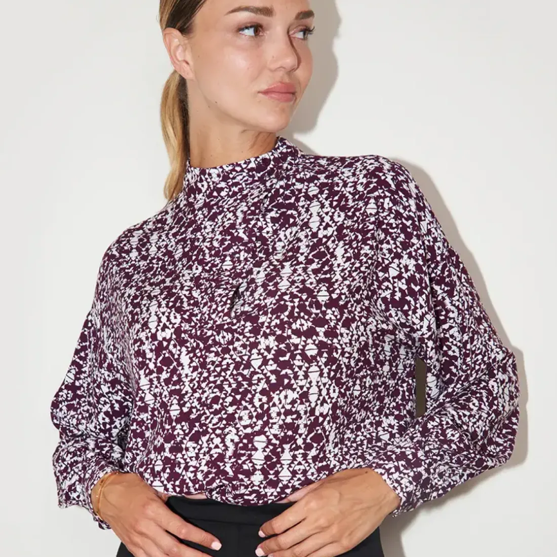 CHEMISIER IMPRIME MEREDITH noir en viscose