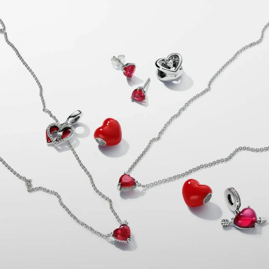 Clous d’Oreilles Cœur Rouge