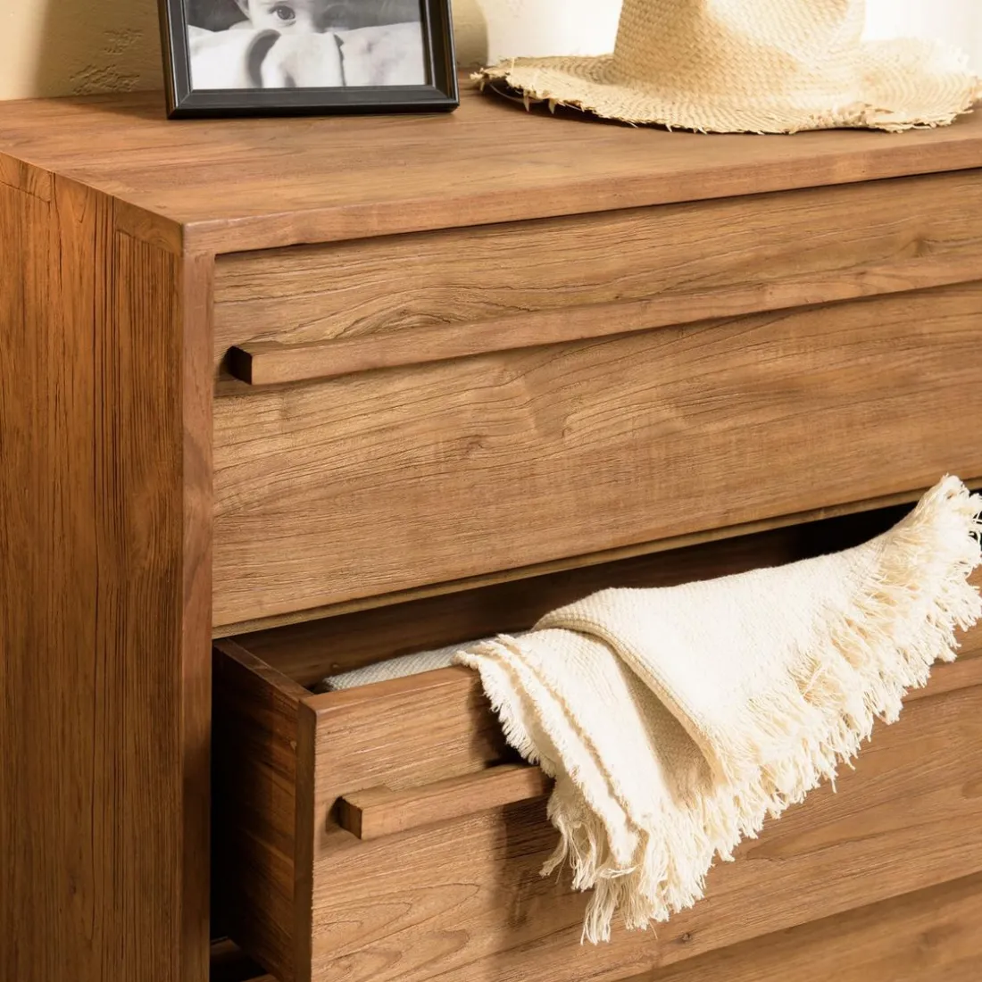 Commode 3 tiroirs en bois de teck recyclé pieds en métal noir