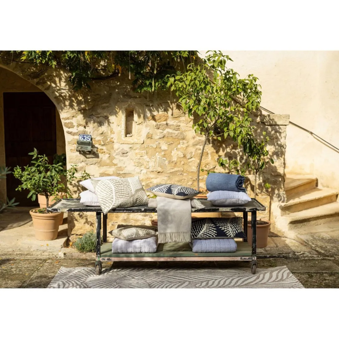 Coussin brodé FLORA Marine