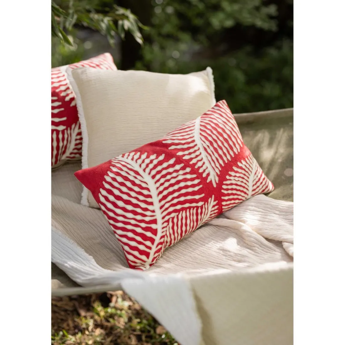 Coussin brodé FLORA Papaye