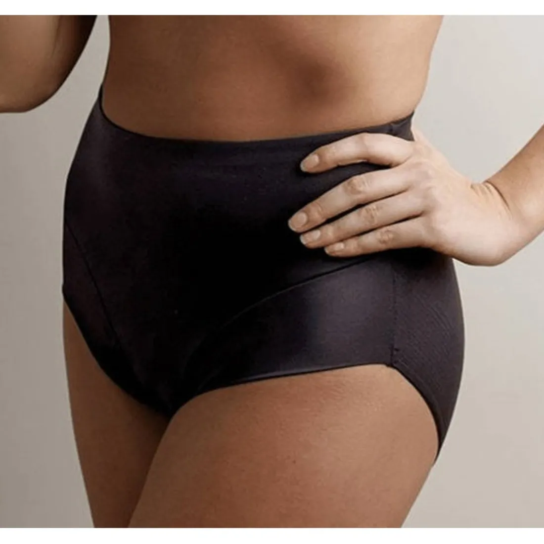 Culotte gainante mi-haute contrôle extra ferme noire en nylon