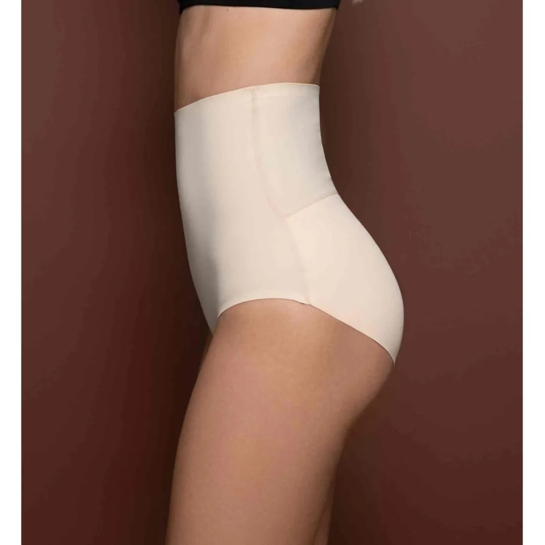 Culotte haute push-up fesses chair