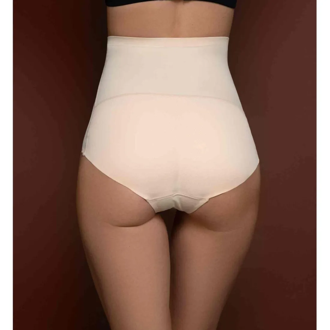 Culotte haute push-up fesses chair