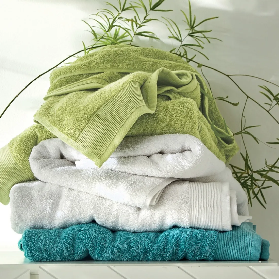 Drap de bain uni en micro-coton 600 gr/m² - Lichen