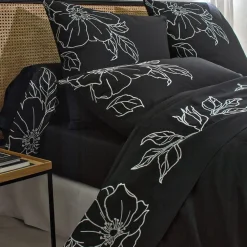 Drap plat grandes fleurs brodéesSUZON noir