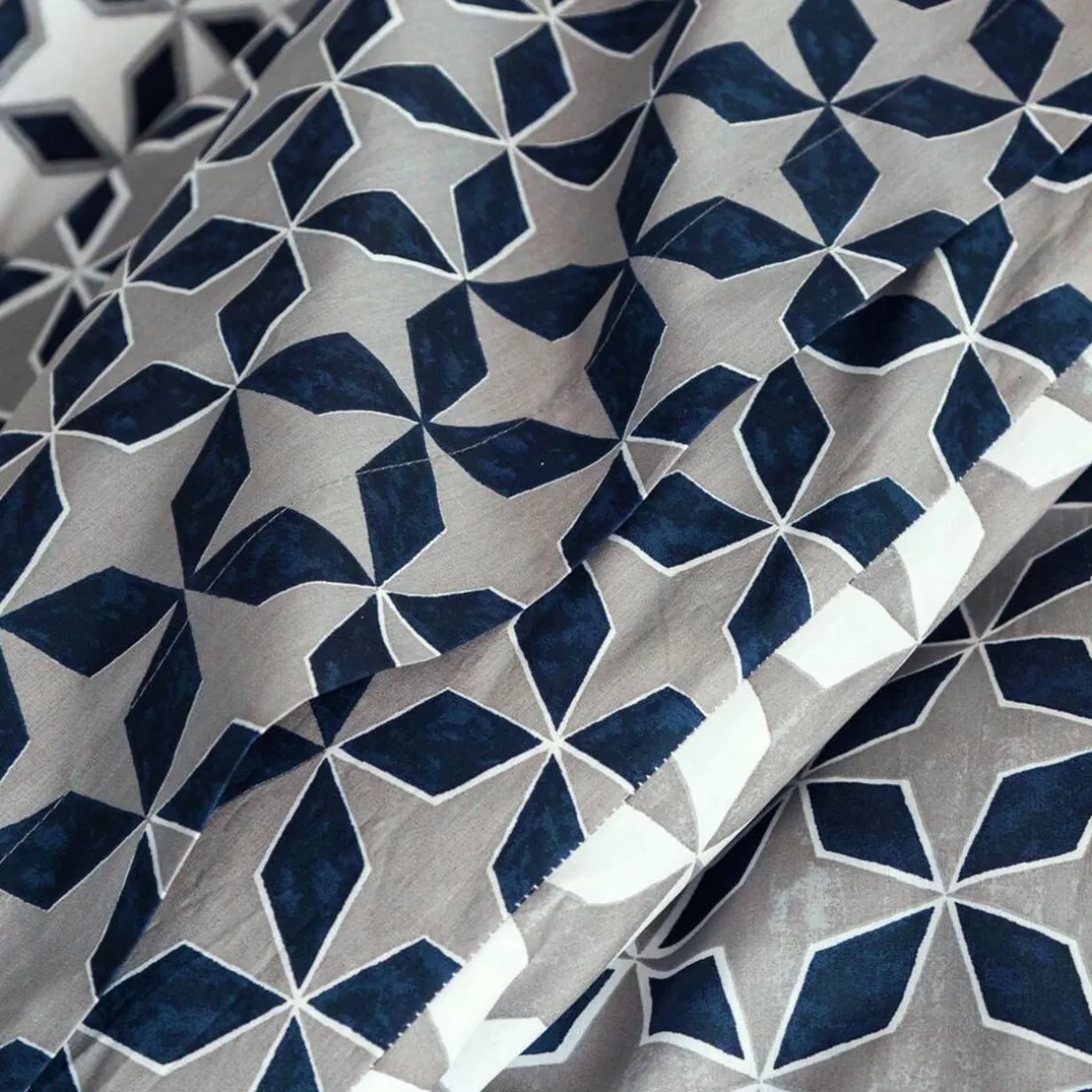 Drap plat THIBAULT micro-motifs gris