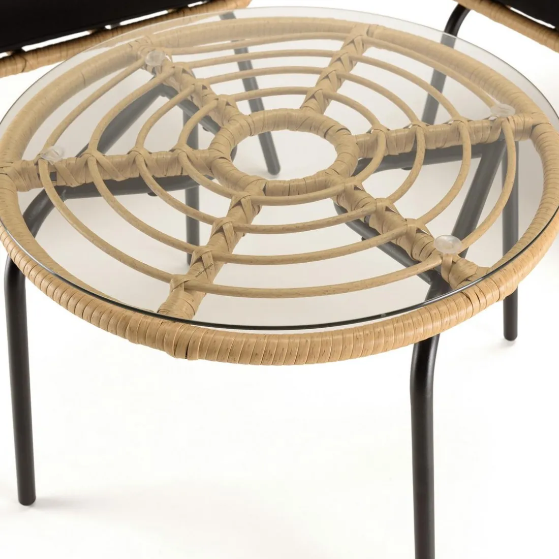 Ensemble de 2 fauteuils rotin synthétique et table basse ronde MALO