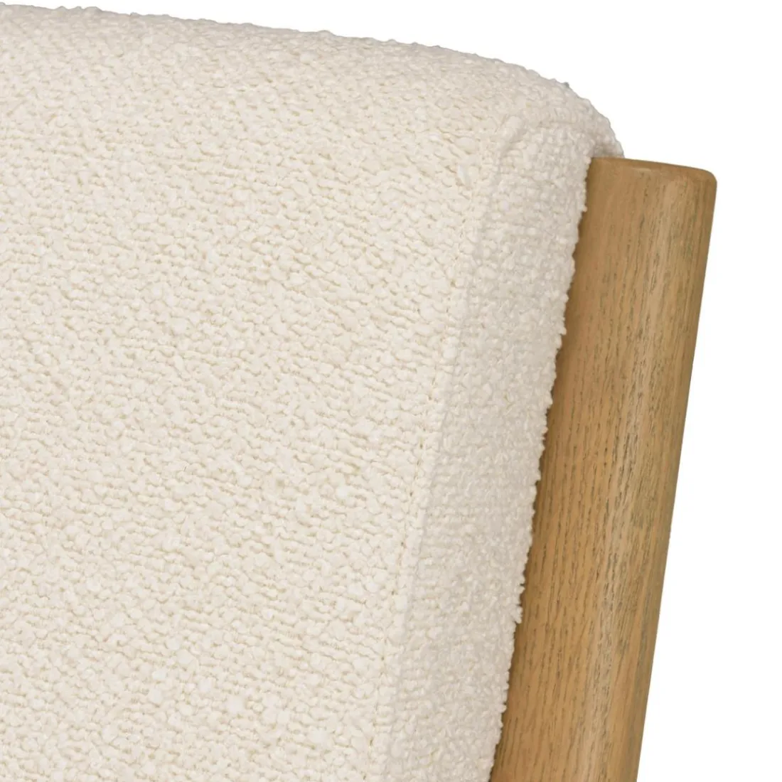 Fauteuil bas tissu bouclette écru structure et accoudoirs bois PIERRE