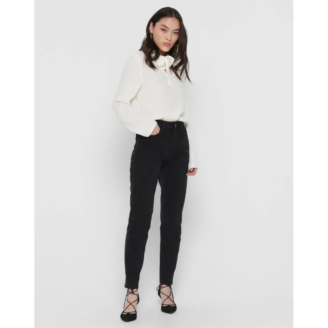 Jean coupe droite noir en coton Mia