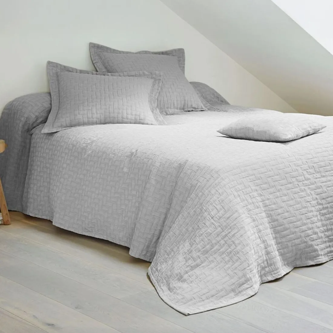 Jeté de lit tissé en coton jacquard floqué CL.LADRI - Gris Perle