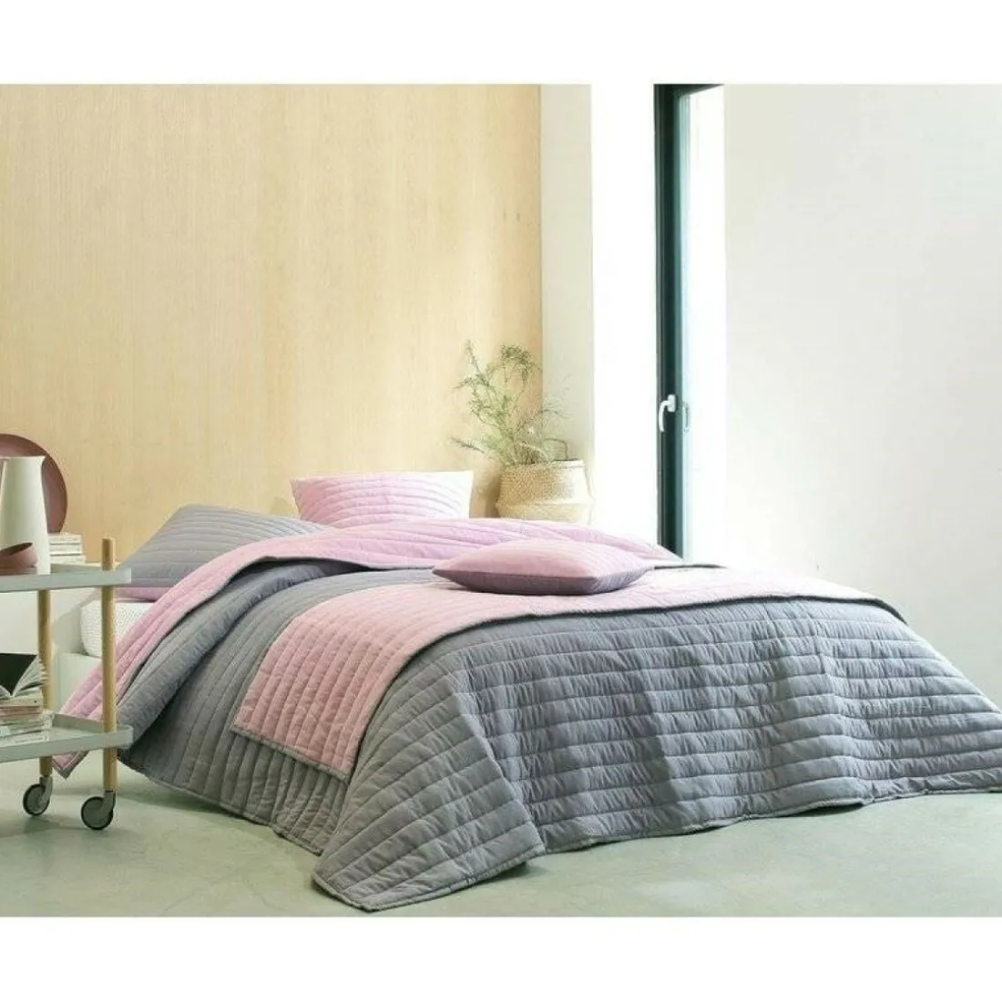 Jeté de litmatelassé double face microfibres - Rose