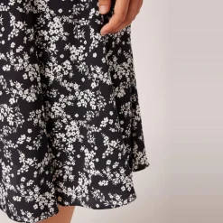 Jupe à imprimé fleuri noir