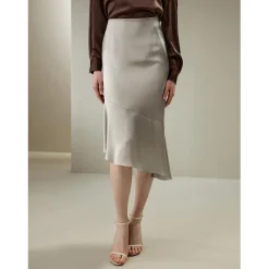 Jupe asymétrique en queue en soie gris argenté