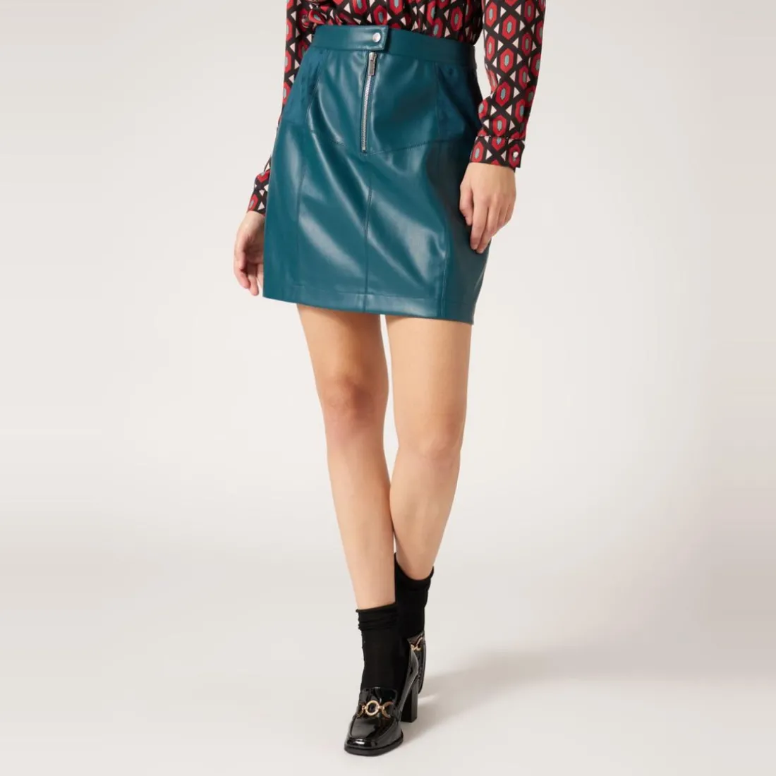 Jupe courte droite en simili bleu
