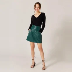 Jupe courte droite en simili vert