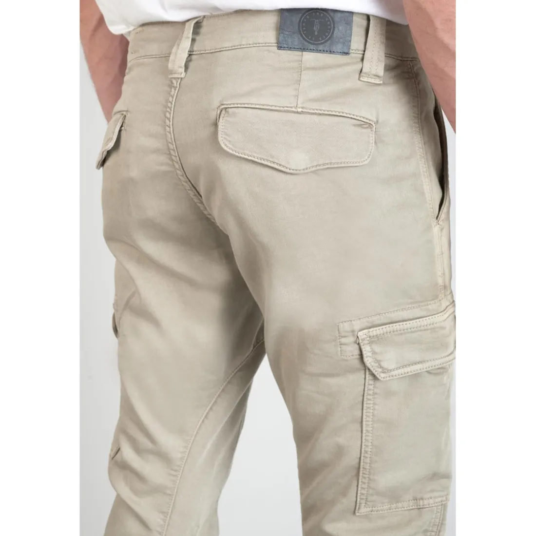 Koge Army Jogg tapered arqué beige blanc en coton