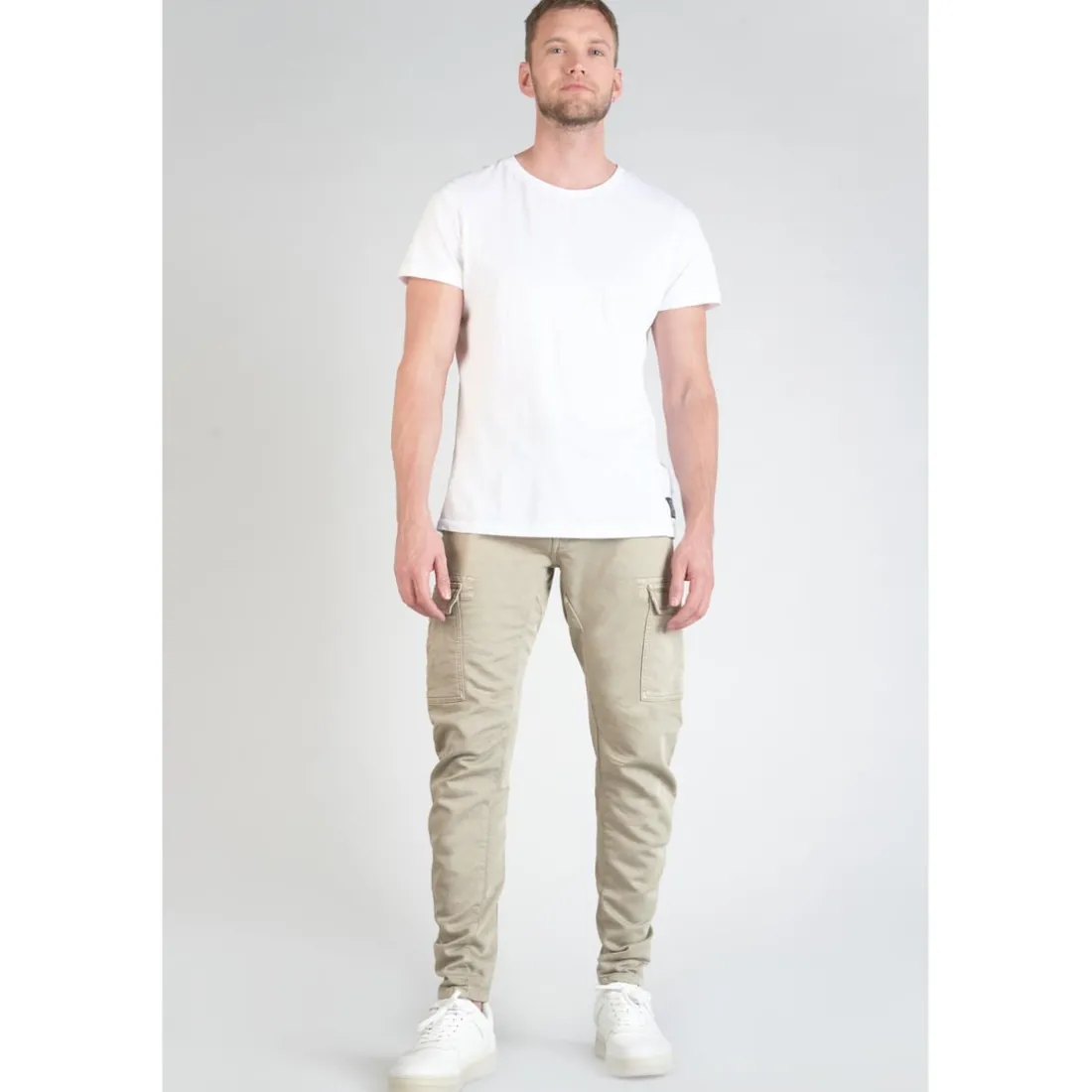 Koge Army Jogg tapered arqué beige blanc en coton