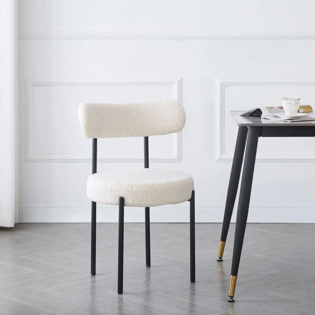 La chaise LARS design scandinave blanc