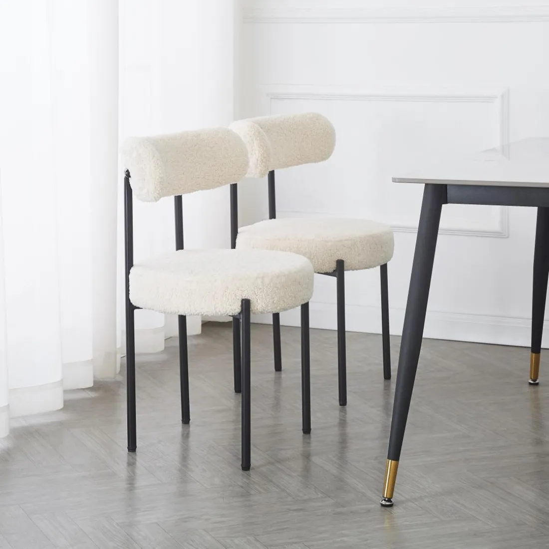 La chaise LARS design scandinave blanc