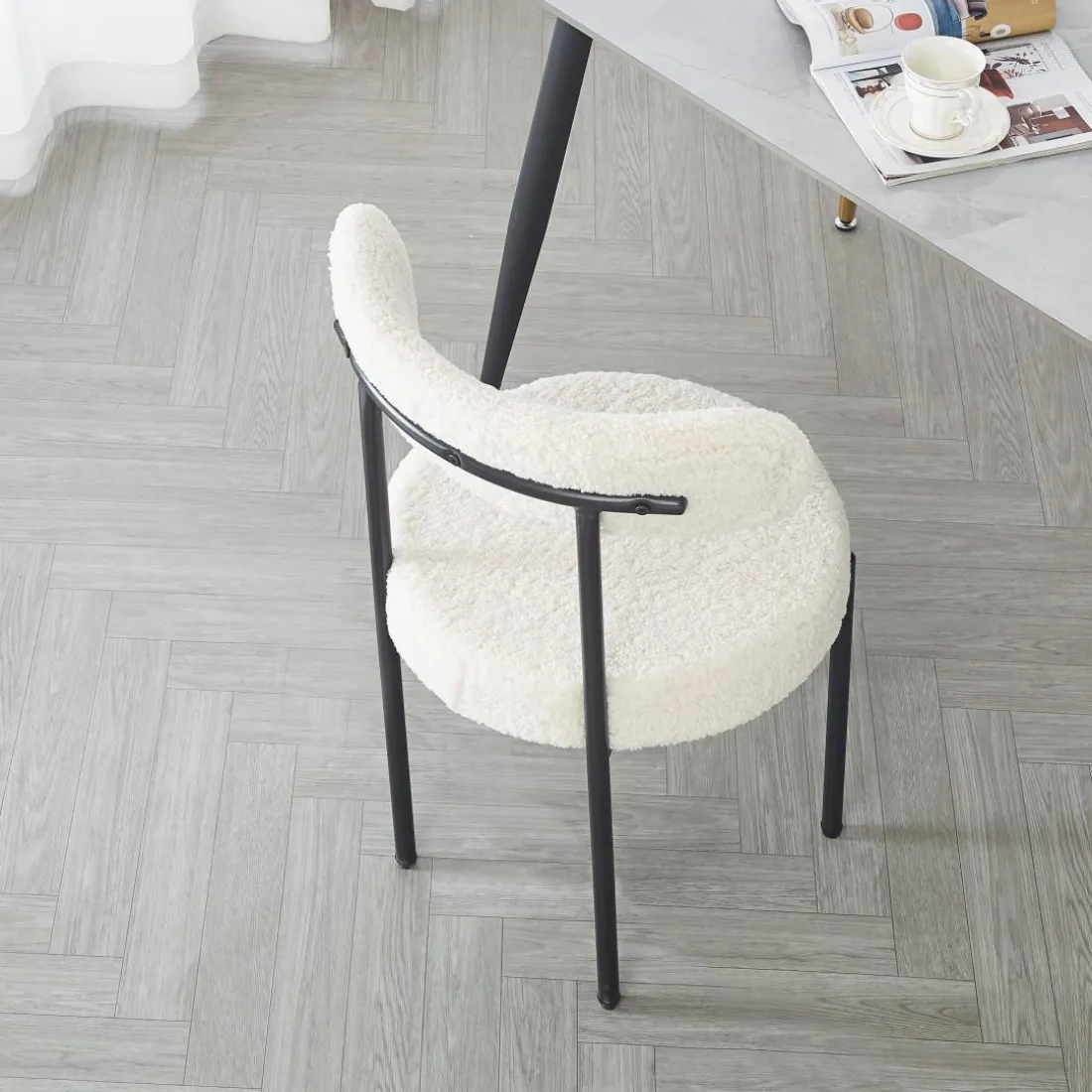 La chaise LARS design scandinave blanc