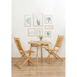 La chaise MEDAN design moderne et sa structure en bois massif