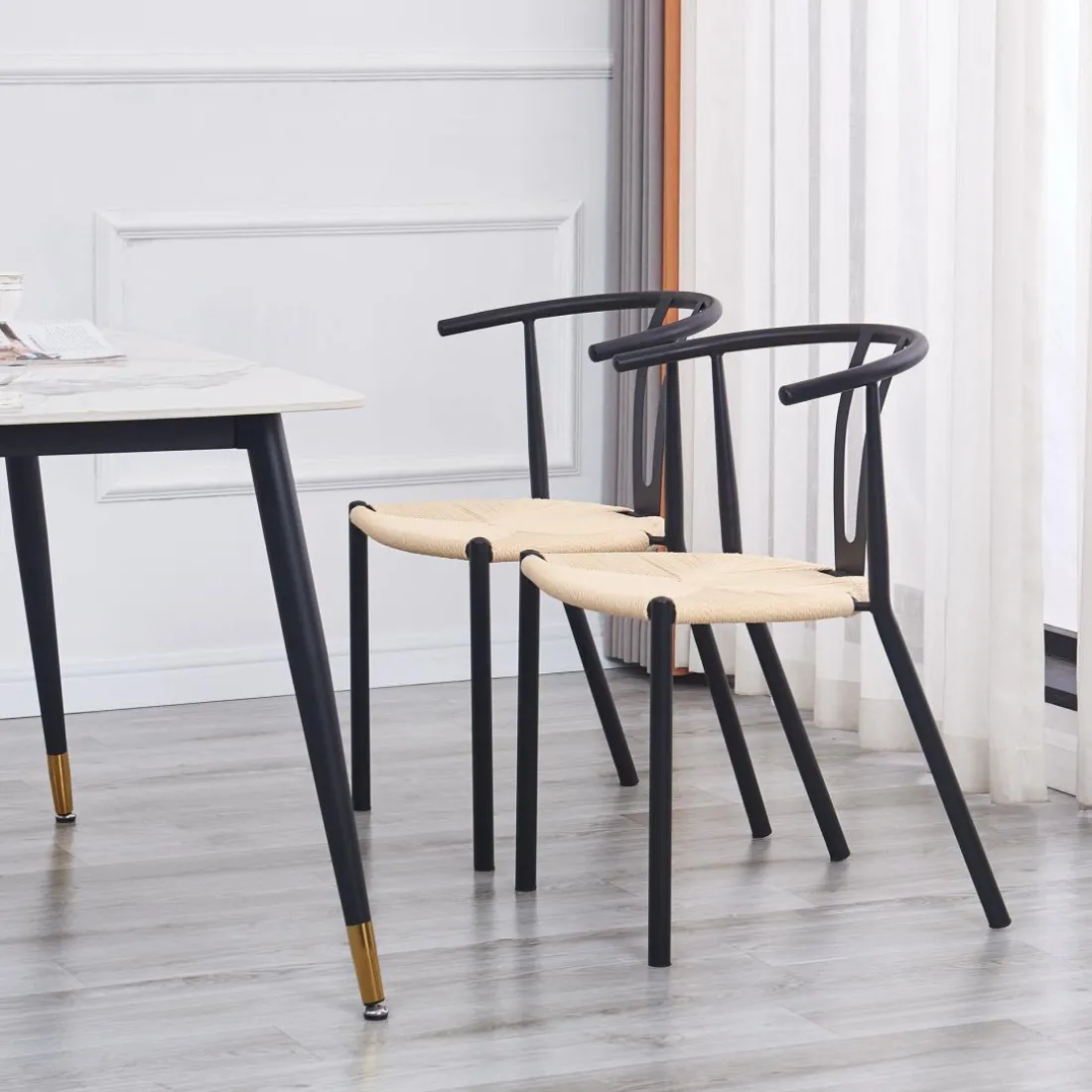 La chaise SUKI design moderne et élégant alliage de matières