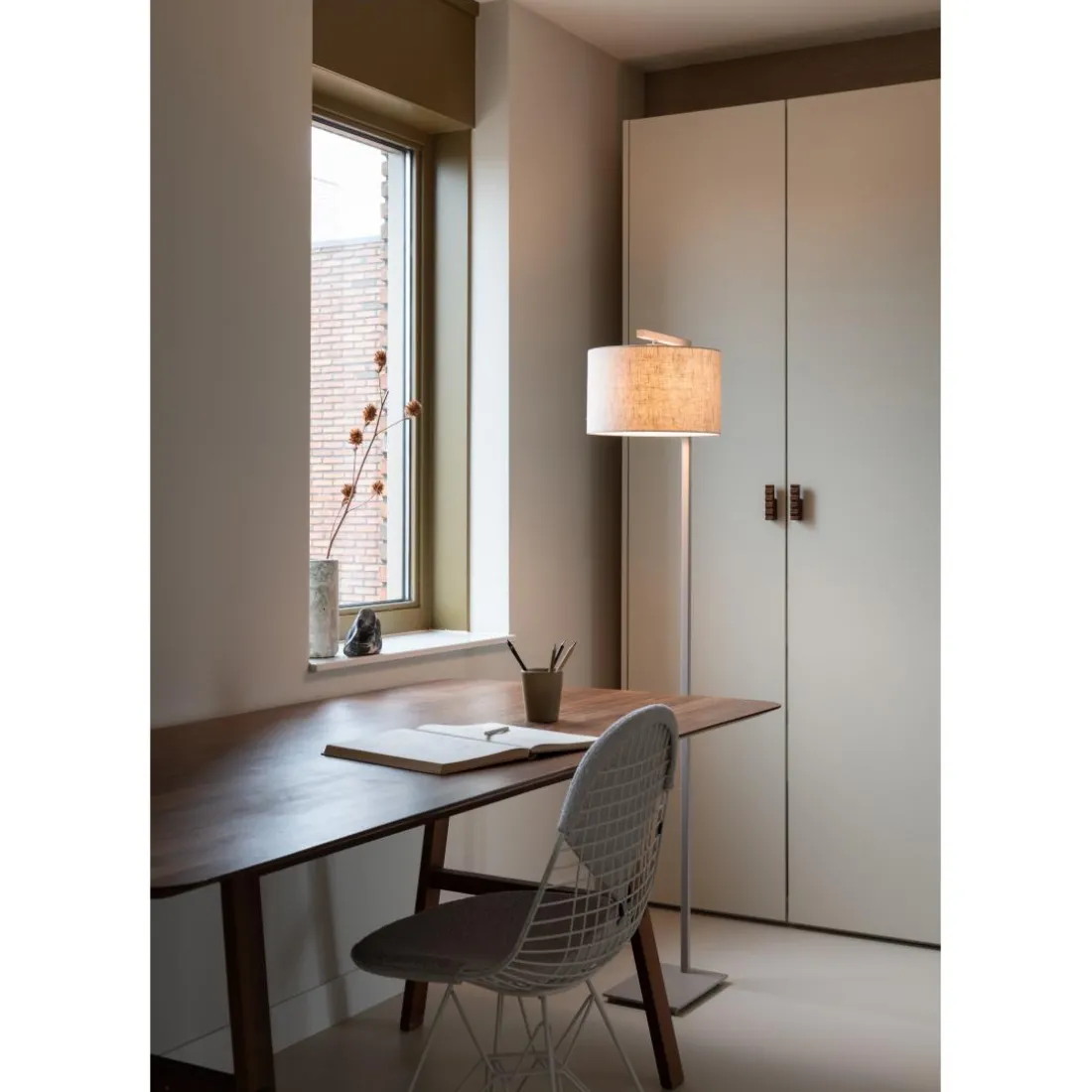 Lampadaire Boston sable abat-jour lin clair