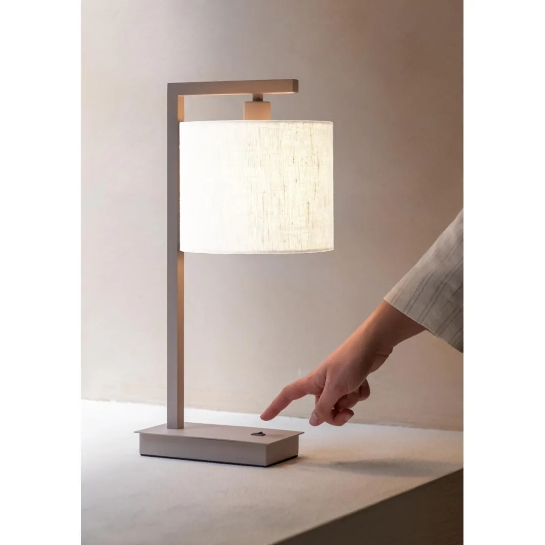 Lampe de table Boston sable abat-jour blanc