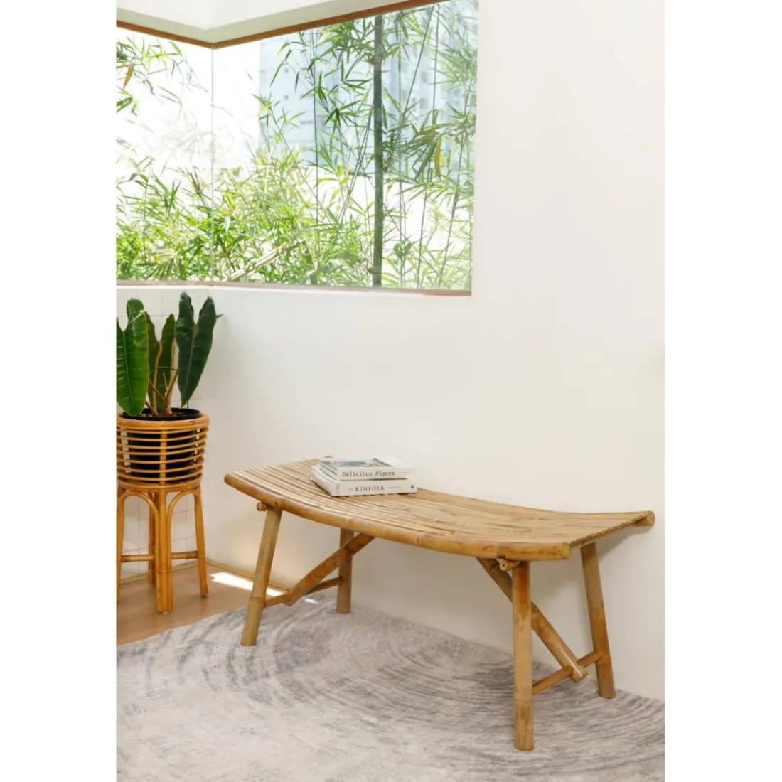 Le banc KOTA design scandinave épuré assise circulaire en bois massif de haute qualité