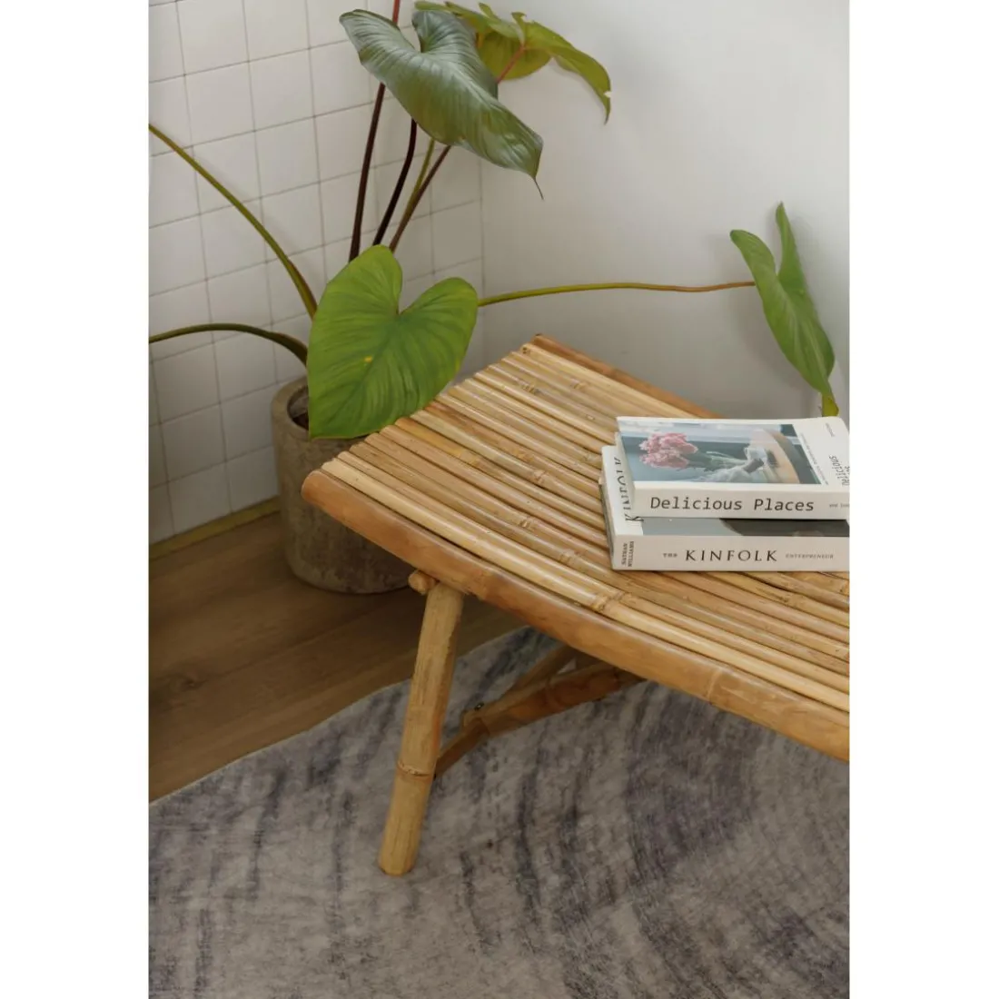Le banc KOTA design scandinave épuré assise circulaire en bois massif de haute qualité