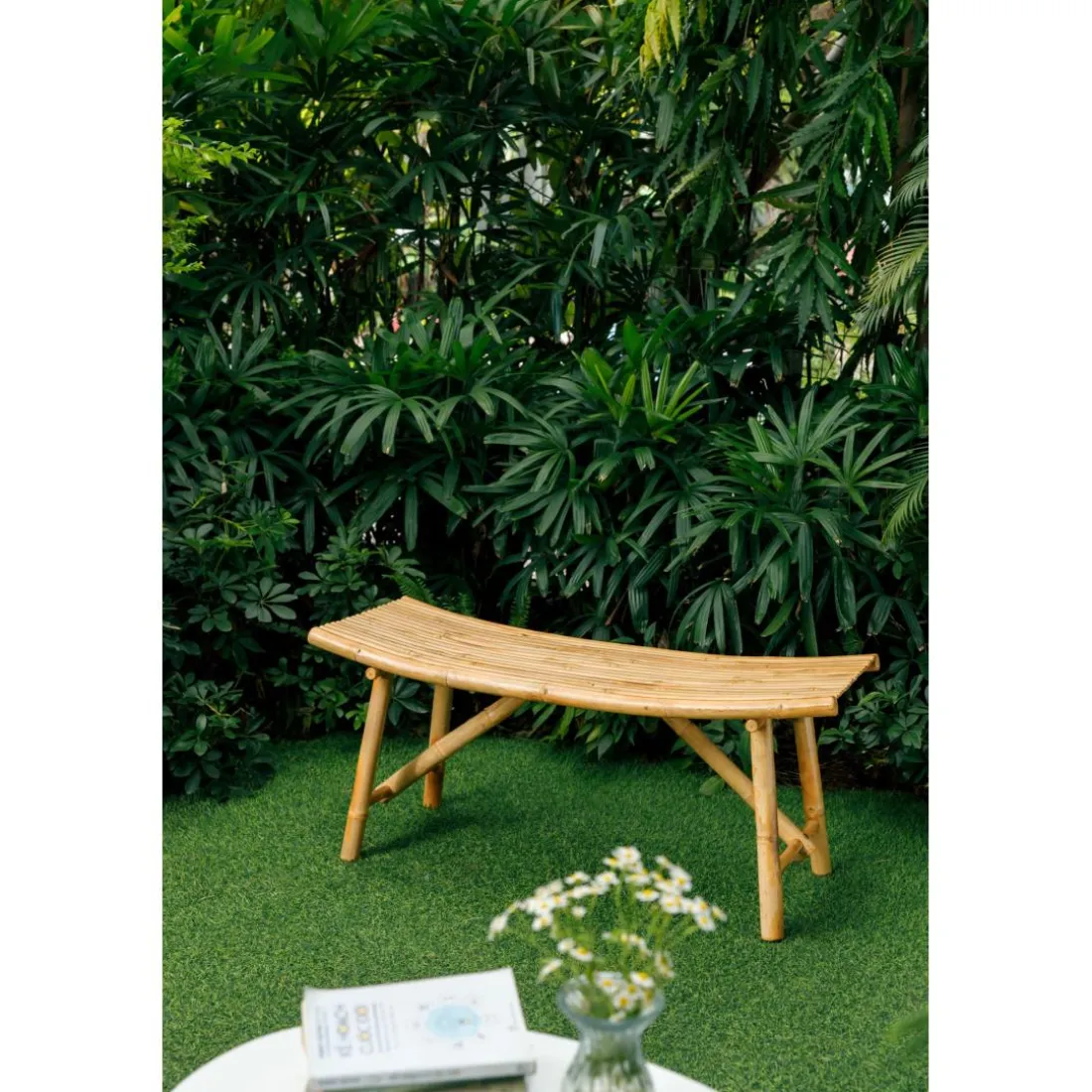 Le banc KOTA design scandinave épuré assise circulaire en bois massif de haute qualité