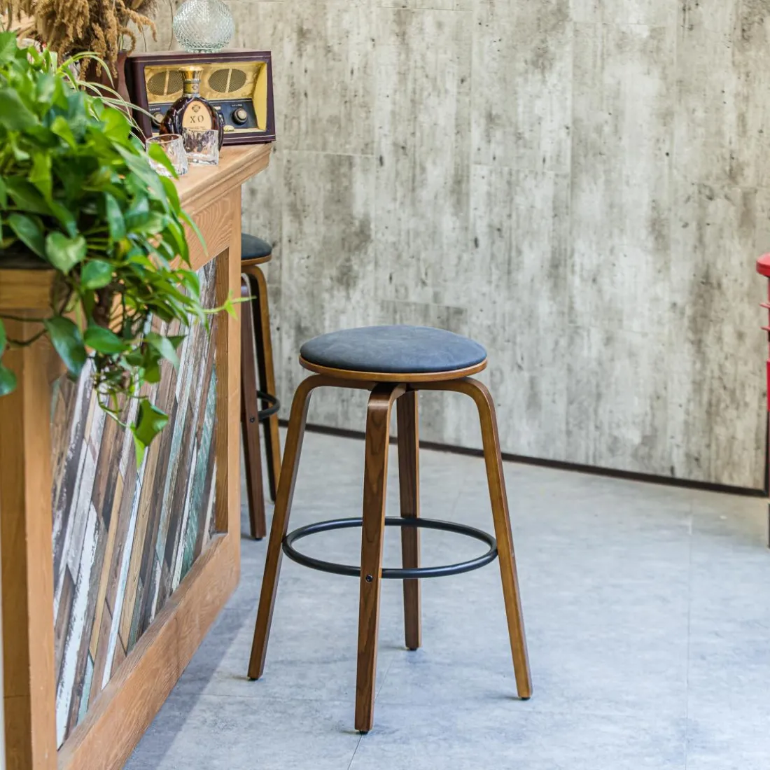 Le lot de tabouret de bar MORENO design industriel élégant assise garnie de mousse ultra-dense
