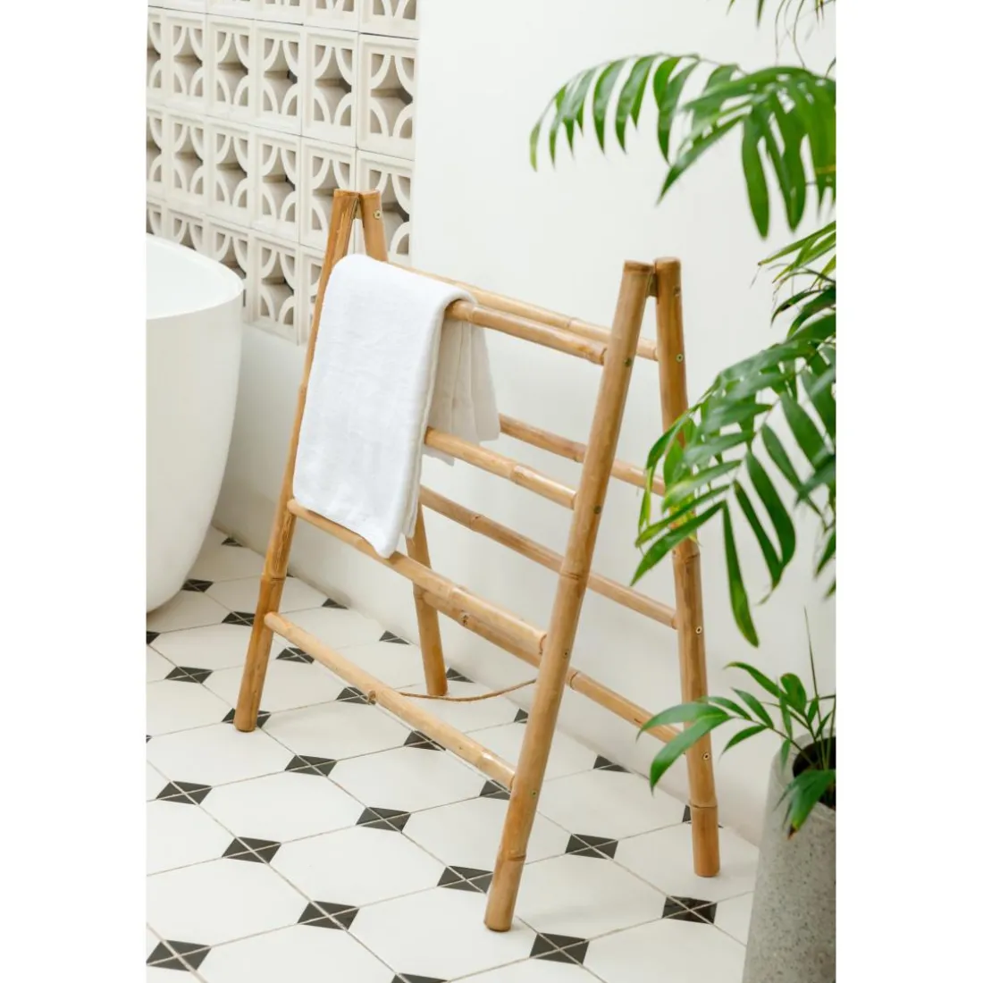 Le porte serviette LANGKAWI design moderne et scandinave 4 niveaux larges et profonds
