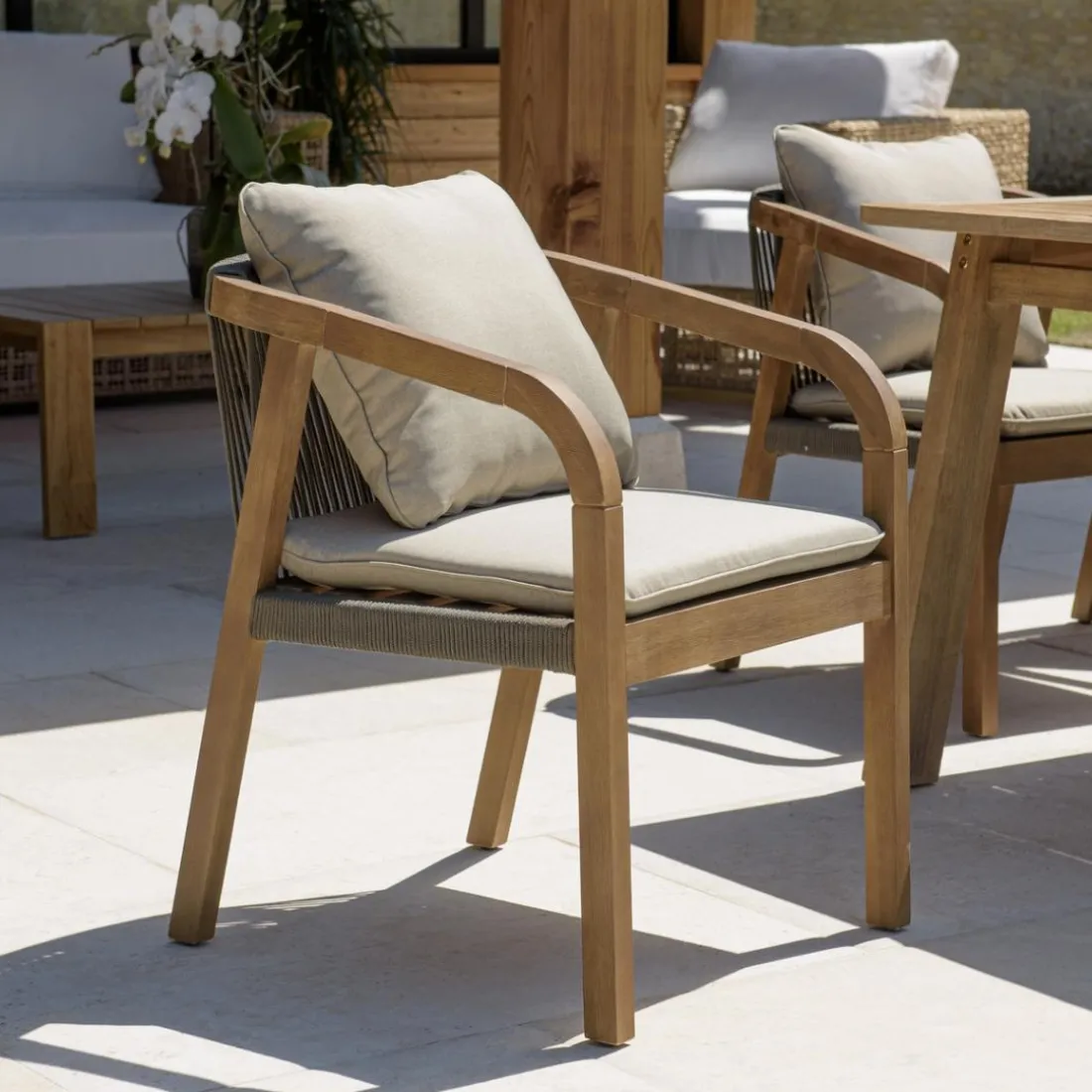 Lot de 2 fauteuils acacia vert sapin coussins CELESTIN