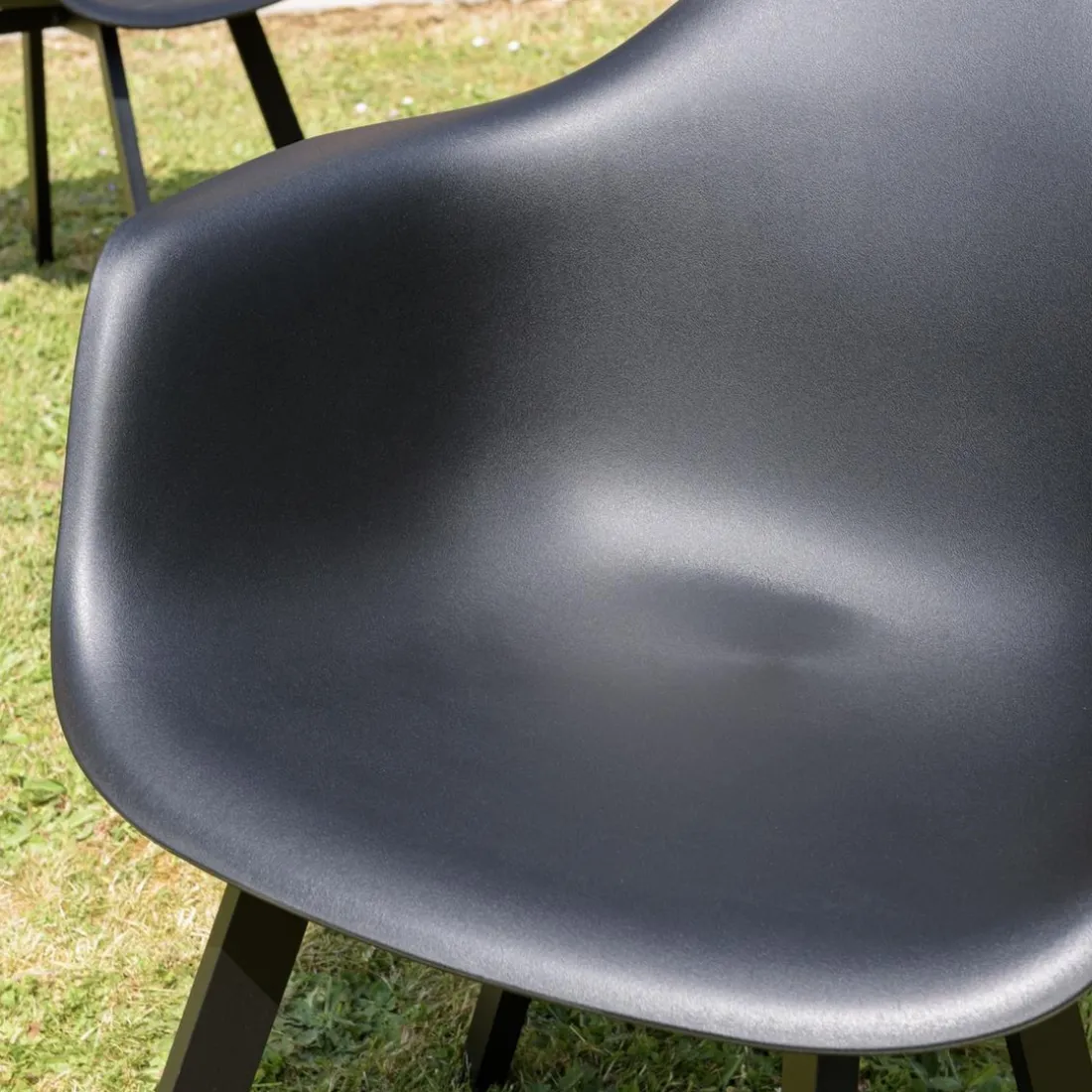 Lot de 6 fauteuils noirs dossier arrondi MALO