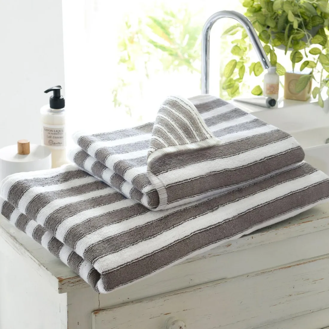 Lot de 2 gants de toilette imprimés rayures coton gris LAURA